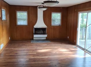 565 Trinity Pl, Roselle, NJ 07203