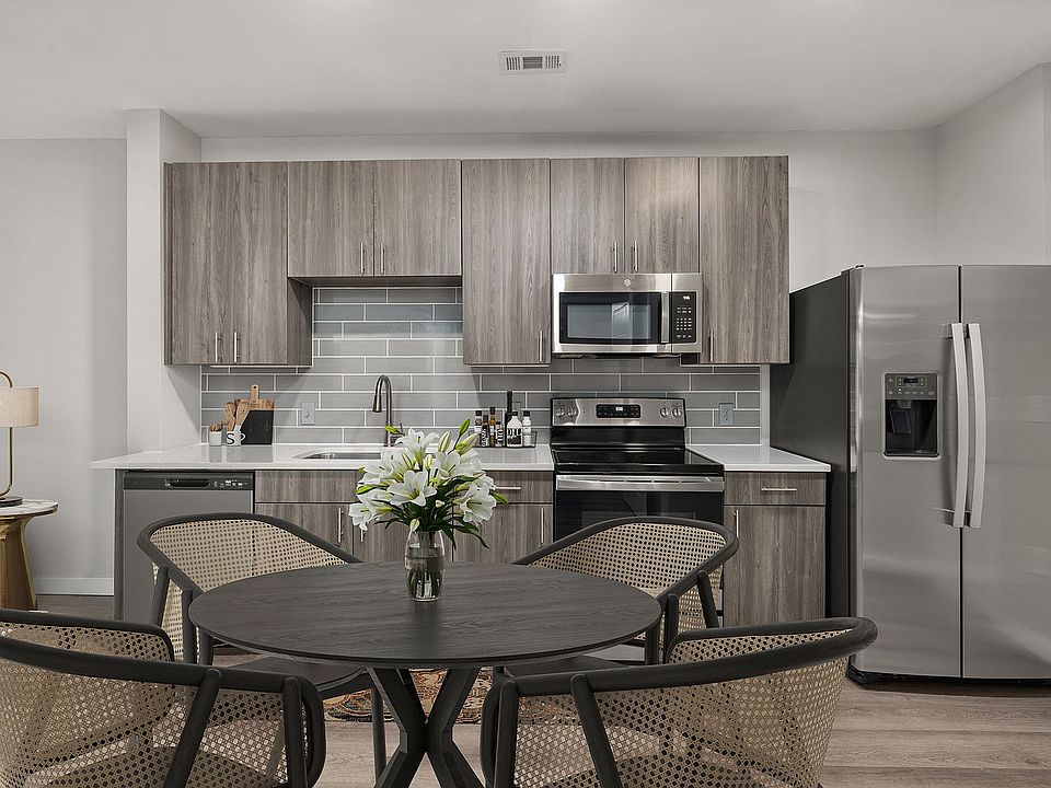 24-web-or-mls-Kitchen.Dining.Living2