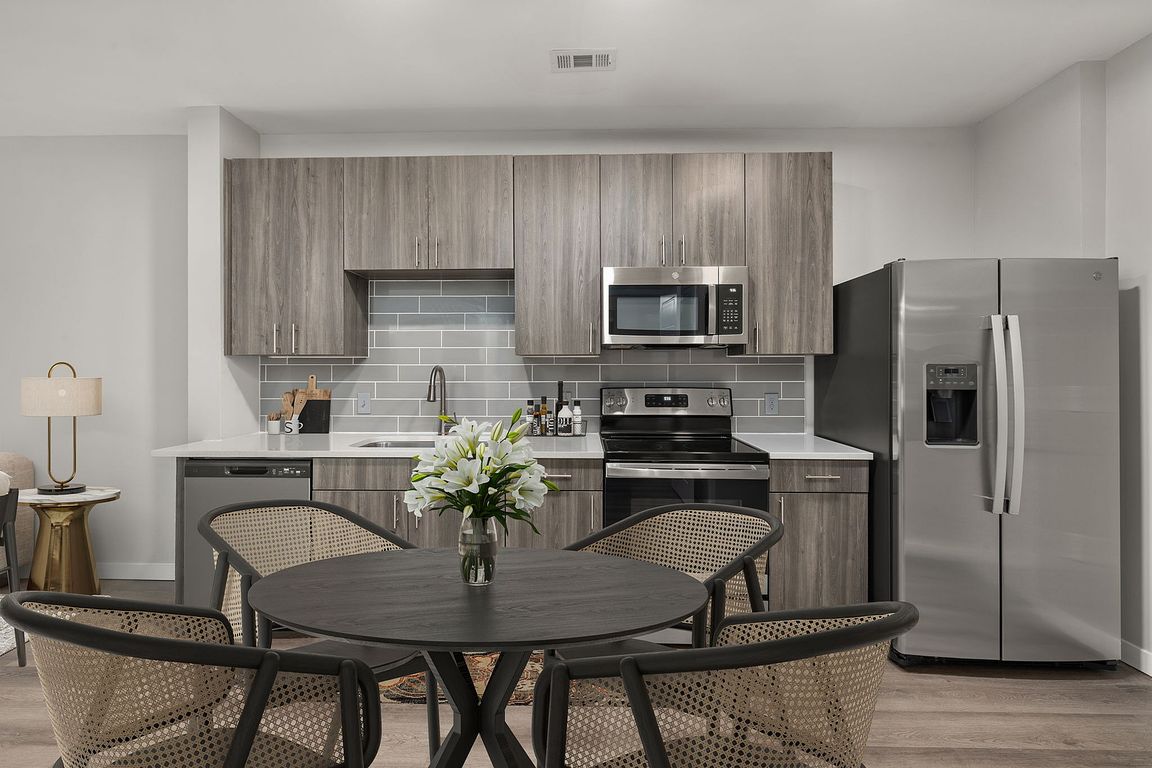 24-web-or-mls-Kitchen.Dining.Living2