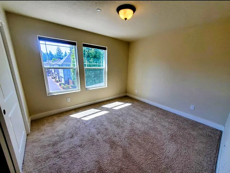 2 bedrooms (11 x 13)