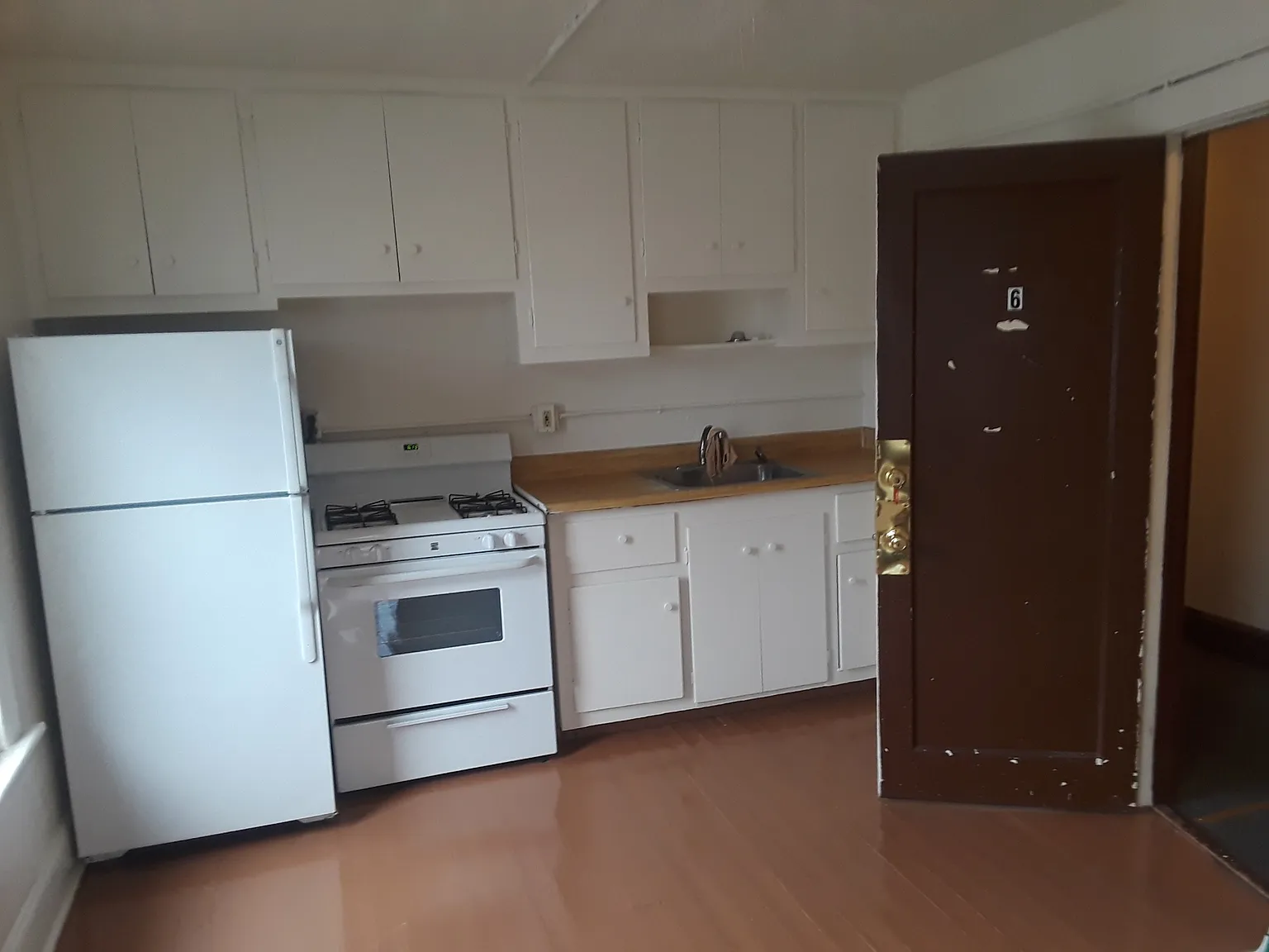 335 SE 80th Ave. Unit #6 — Photo 2