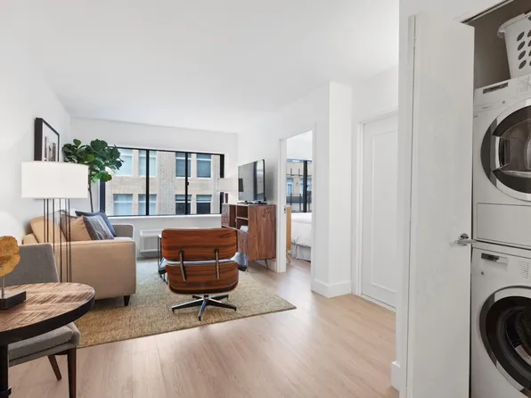 160 West 24th Street image 7 of 16