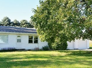 18505 Freeport Rd, Sterling, IL 61081