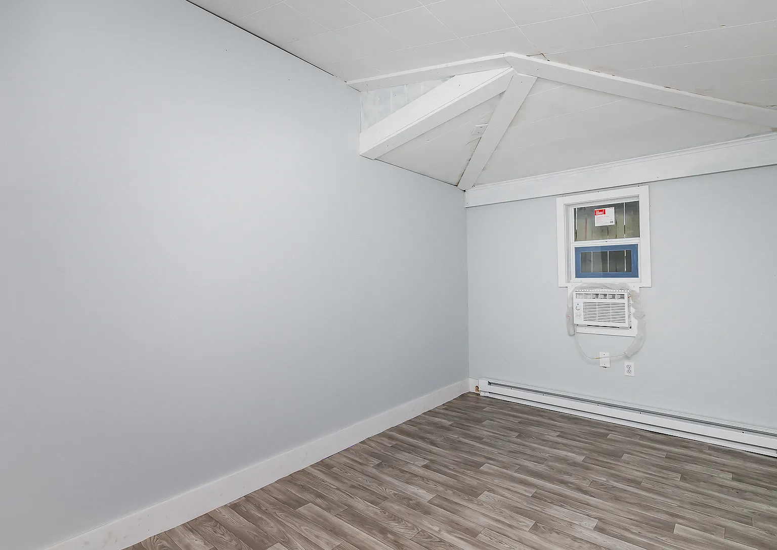 1721 West Oak St - 1 — Photo 3