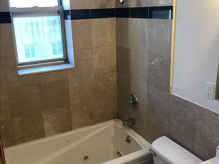 2025 3rd Ave #4C — Photo 5