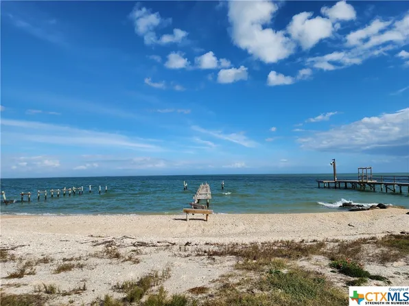 1399 Ocean Dr N, Pt Lavaca, TX 77979