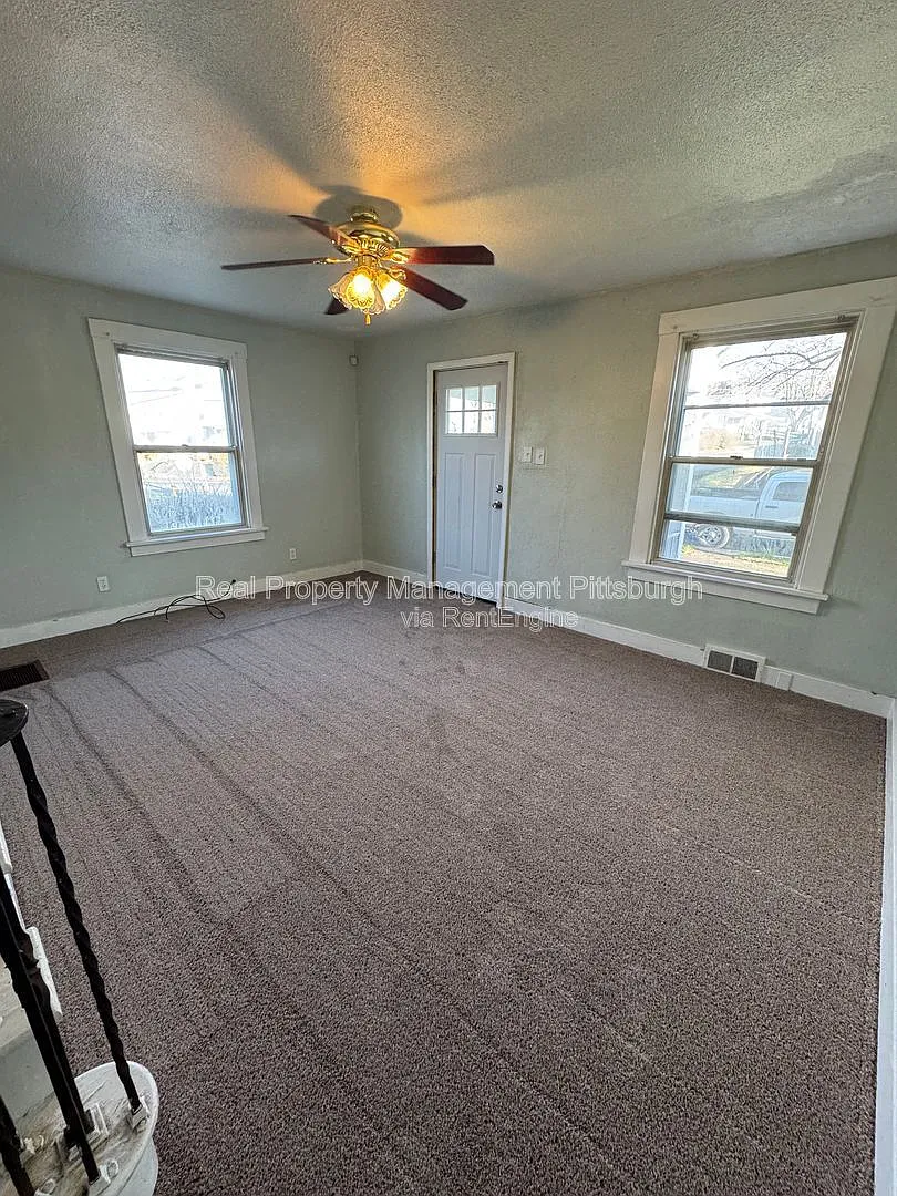 2 bed, 1.0 bath, 1004 sqft, $950 — Photo 3