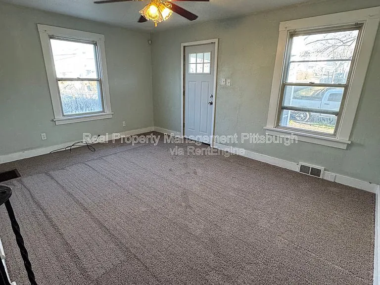 601 Farnsworth Ave — Photo 3