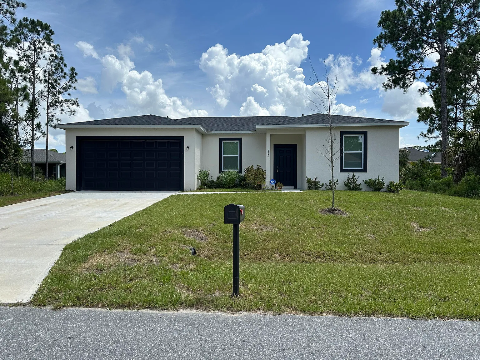 4 bed, 2.0 bath, 1671 sqft, $1,950 — Photo 1