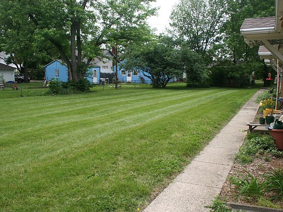 2nd image of 136 N 10th St