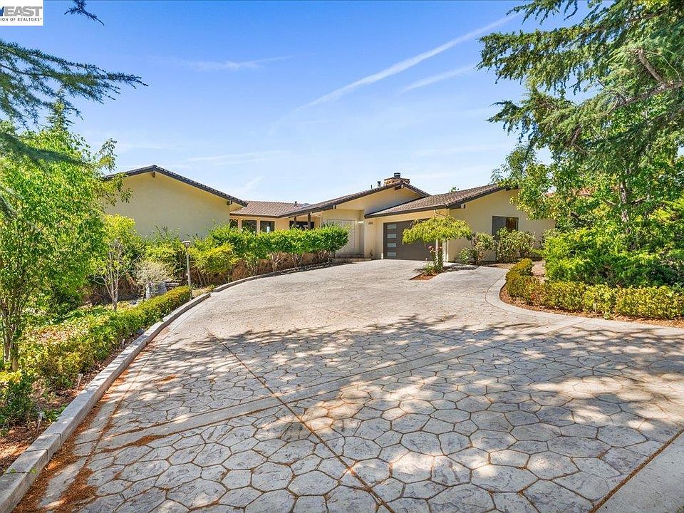 1st image of 46935 Aloe Ct