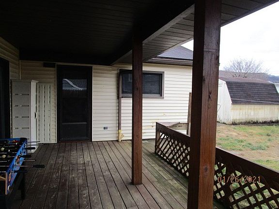 3rd image of 323 N 1st Ave