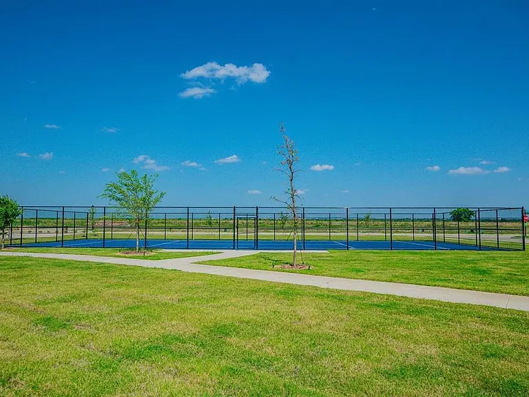 5809 Sandown Dr — Photo 36