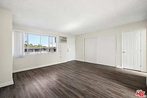 8924 Van Nuys Blvd #14 Photo 1