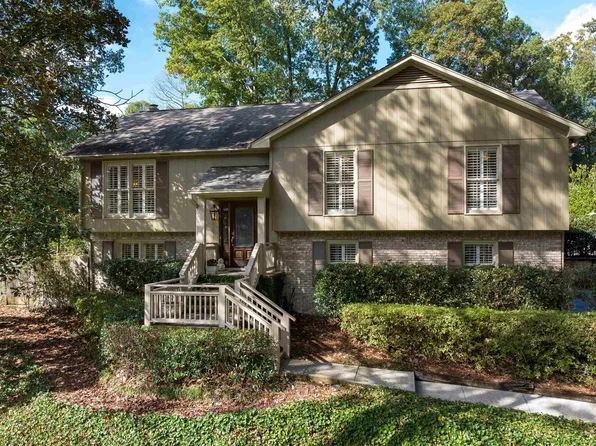 3451 Coventry Dr, Vestavia, AL 35243