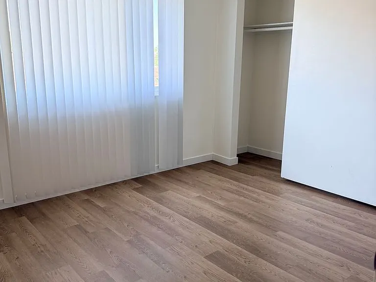 812 Plaza Flora — Photo 12