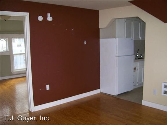 3rd image of 215 N Rock St APT 4