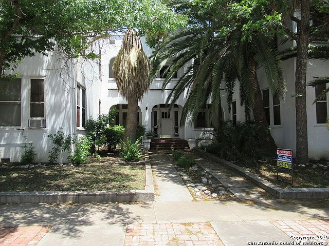 2nd image of 133 W Woodlawn Ave APT 6