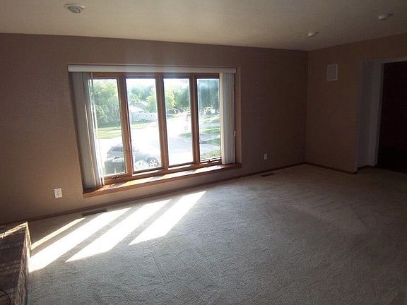 4th image of 3432 Alpine Ct