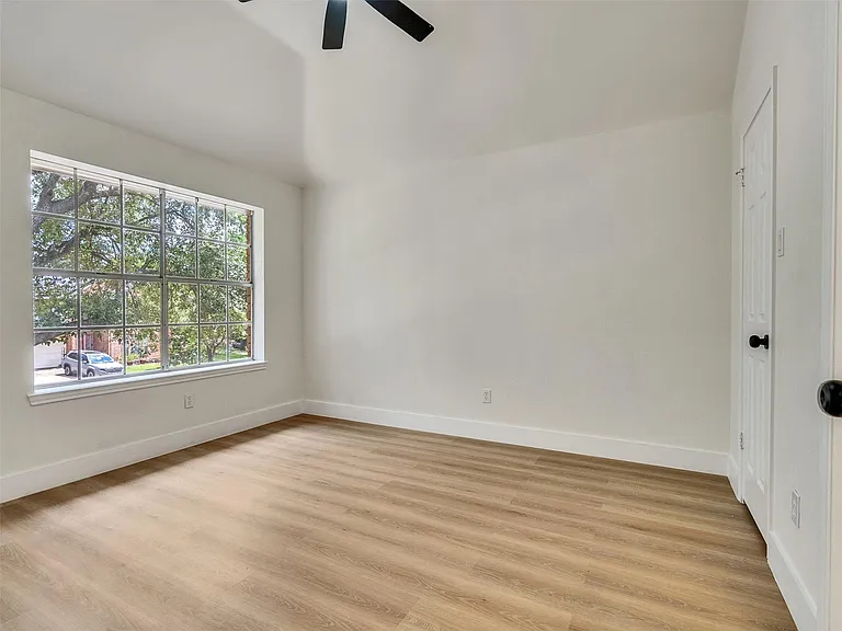 246 Cedar Elm Ln — Photo 38