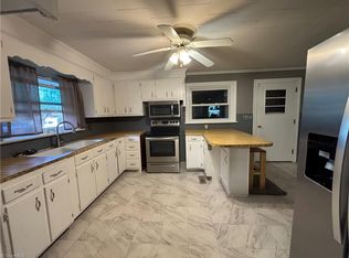 139 E Side Dr, Mount Airy, NC 27030