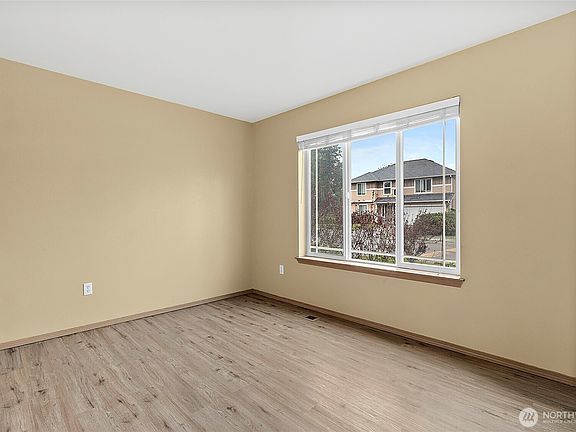 5th image of 1324 181st Street Ct E
