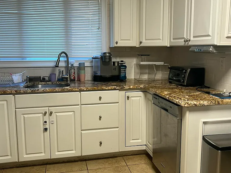 4 Joanna Ct — Photo 7