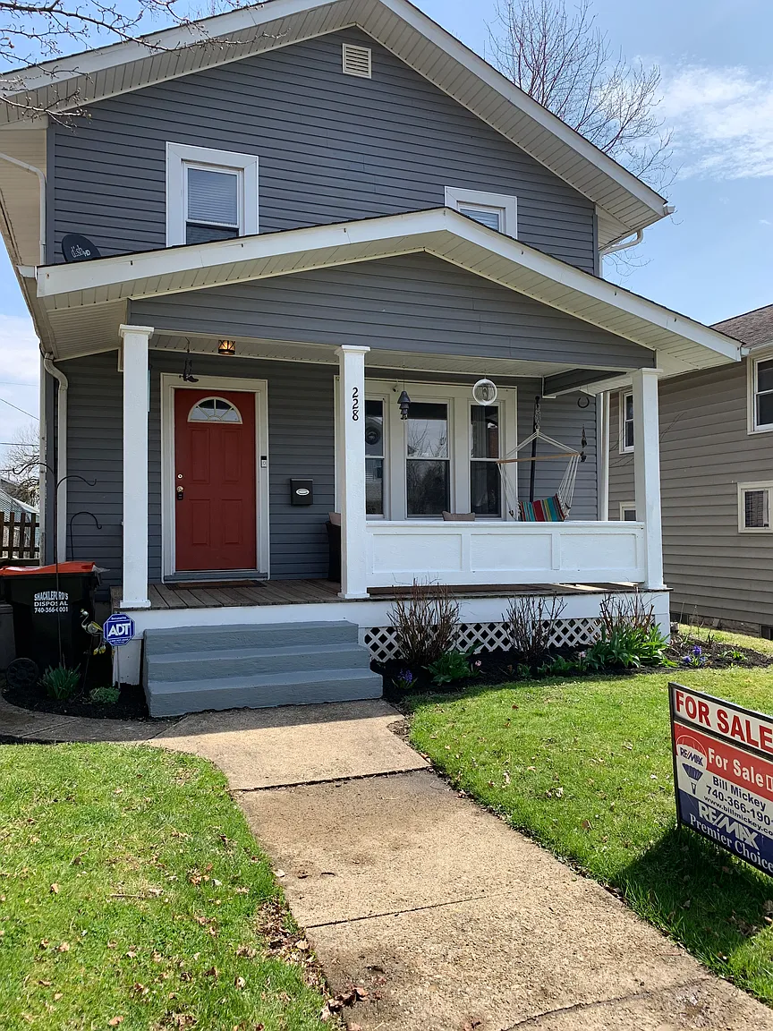 228 Hunter St photo 1