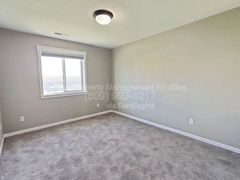 1642 Manchester St — Photo 14