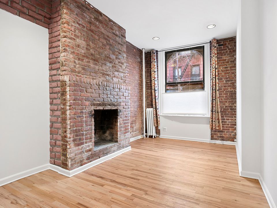 1st image of 26 Cornelia St APT 1