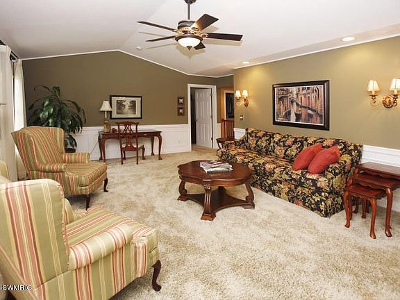4th image of 4221 Autumn Joy St