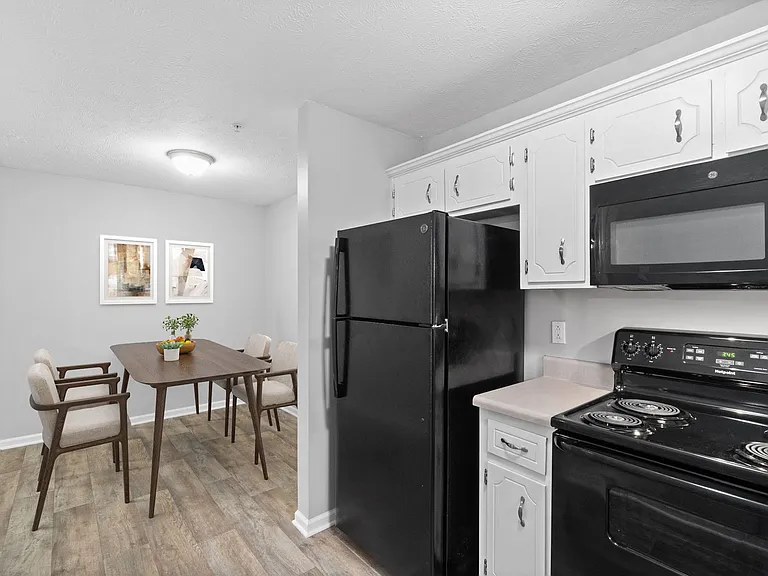 Highland Park Luxury Townhomes — Photo 25