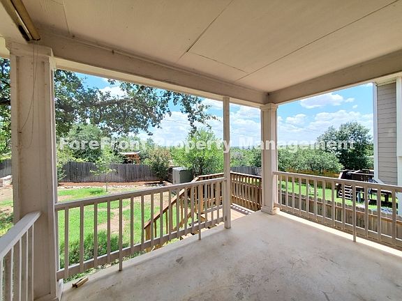 3rd image of 926 Persian Gdn