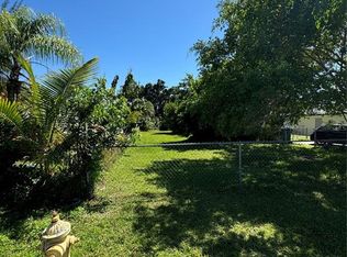 3030 Karen Dr, Naples, FL 34112