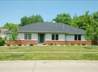 430 46th Pl, West Des Moines, IA 50265