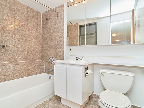 5th image of 249 E 10th St APT 12