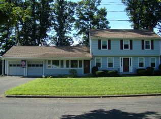 89 Dorwin Dr, West Springfield, MA 01089