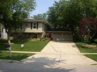 219 Circle Ave, Bloomingdale, IL 60108