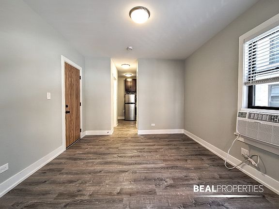 3rd image of 433 W Belden Ave #433W101