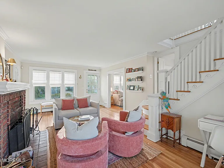 404 Monmouth Ave — Photo 7