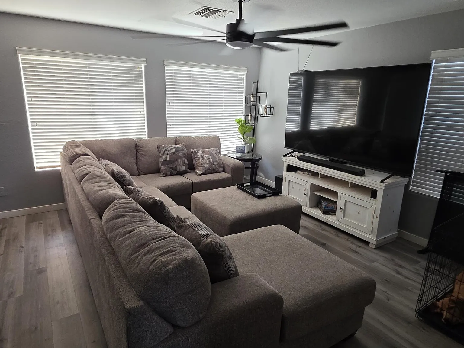 4 bed, 2.5 bath, 2035 sqft, $2,500 — Photo 2