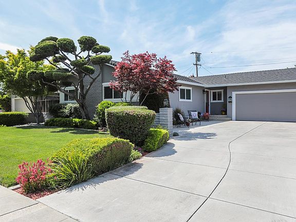 2nd image of 861 Kingfisher Dr