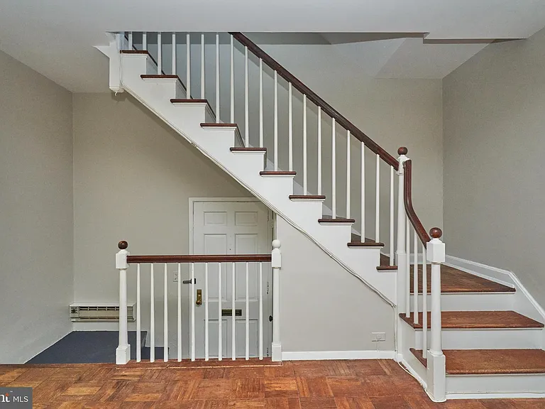 1553 Mount Eagle Pl — Photo 5