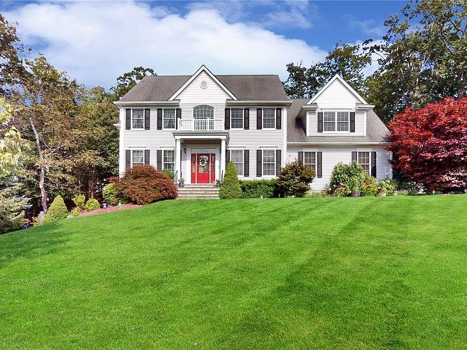 1st image of 39 Sprucetop Drive
