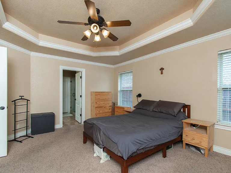 2513 Jackson Dr — Photo 10