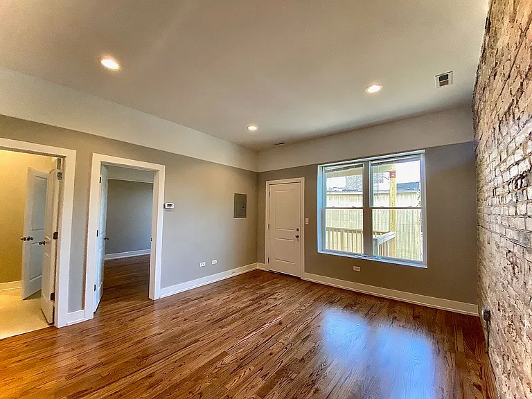 1836 W Augusta Blvd — Photo 34