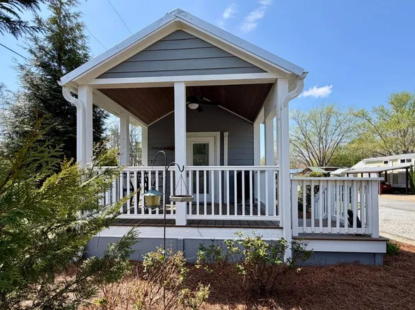 47 Drifting Brook Ln, Flat Rock, NC 28731