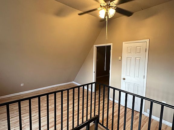 5th image of 2640 N Farwell Ave #2