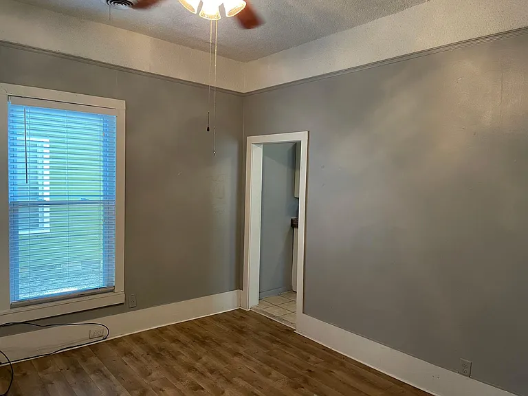 112 N Rembert St — Photo 4