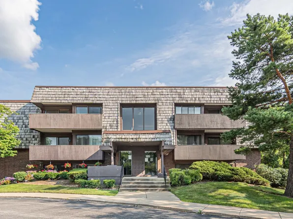 525 Timber Ridge Dr APT 305-C, Carol Stream, IL 60188